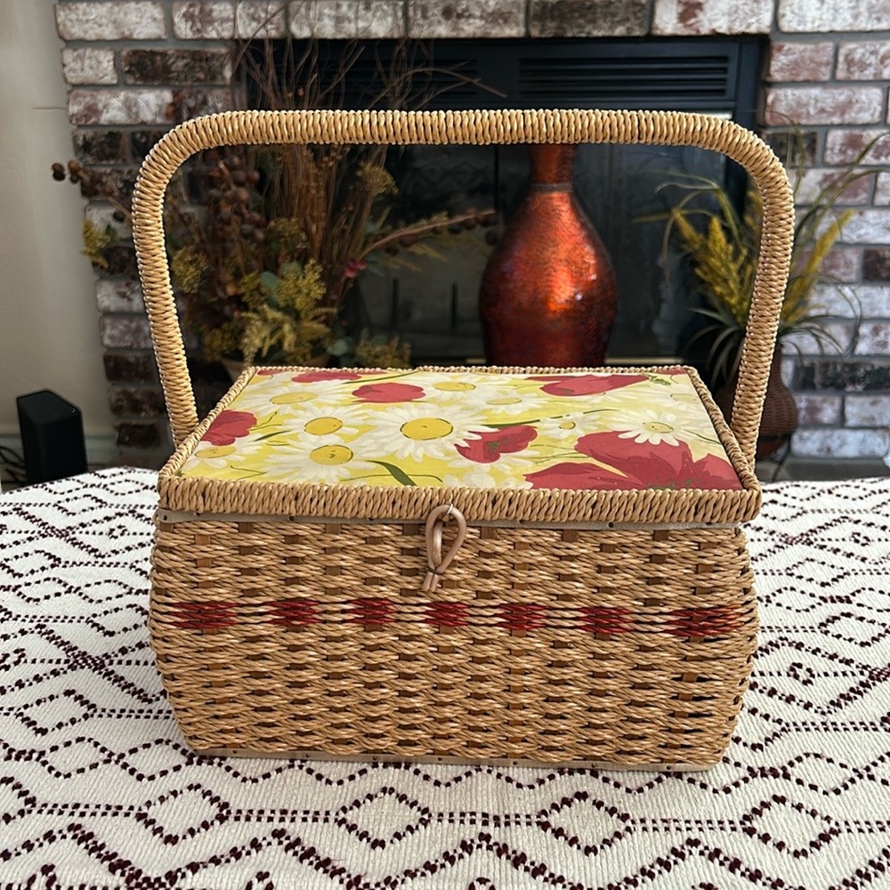 Vintage Dritz Sewing Basket Woven Construction Padded Or Fabric-Covered Lids.